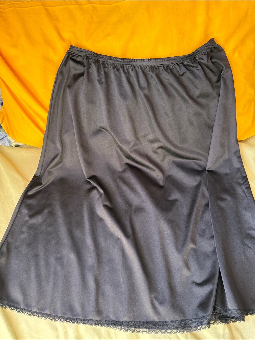 Black Half Slip Skirt with Lace Trim vintage Vanity Fair small